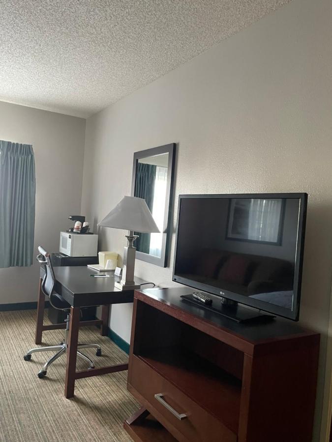 Quality Inn Denver Tech Center Сентениал Екстериор снимка